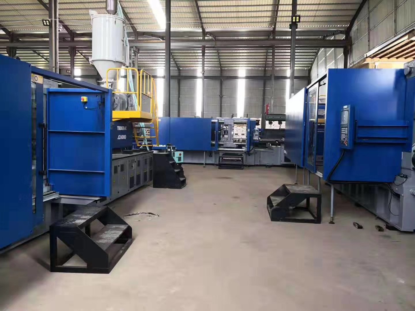 2019年9月26日，騰遠總部新進管件設備陸續到廠并調試完畢。